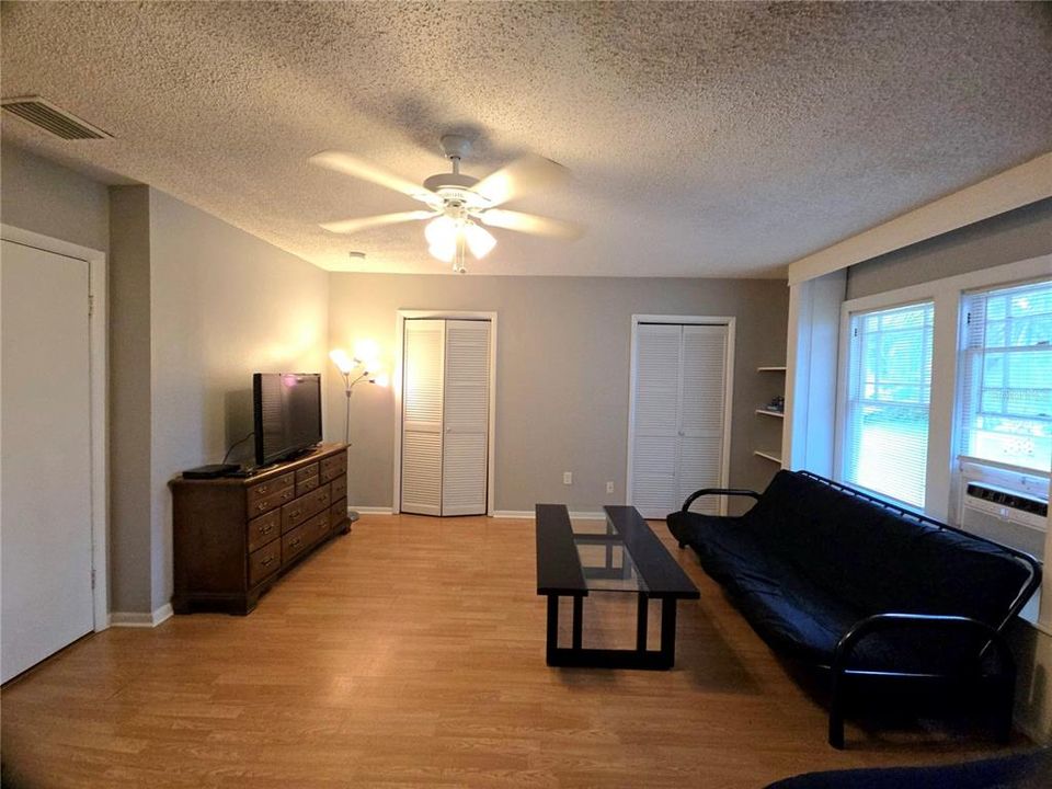 En Renta: $1,000 (1 camas, 1 baños, 700 Pies cuadrados)