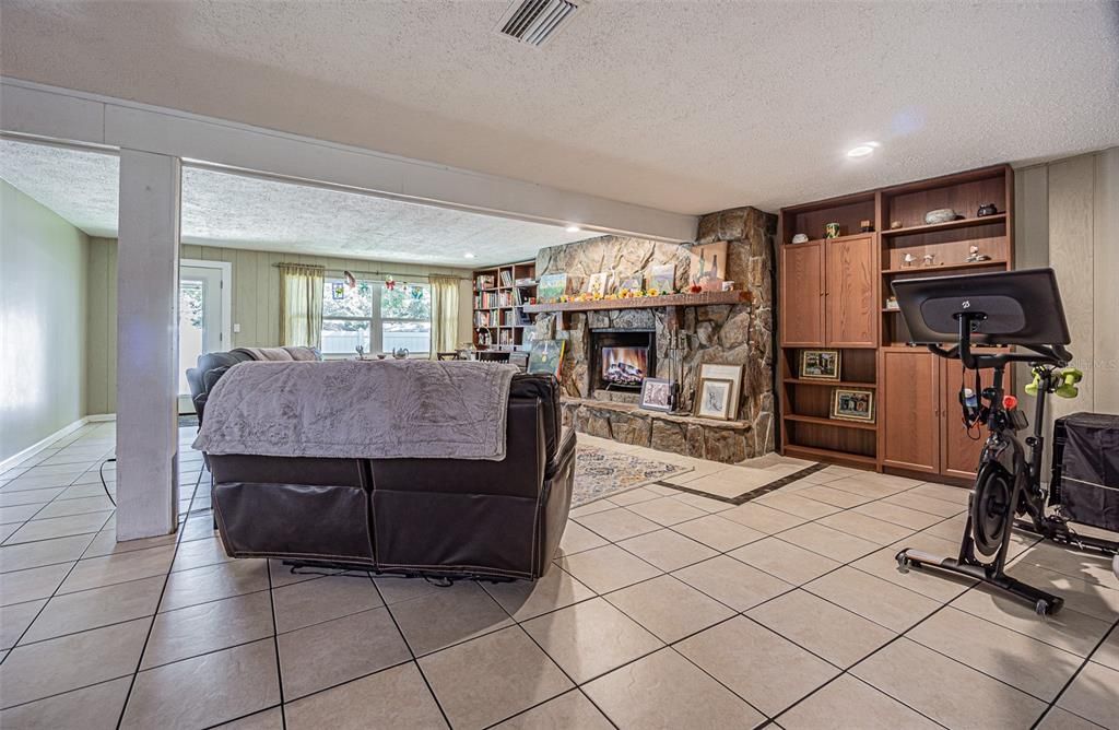 For Sale: $580,000 (4 beds, 3 baths, 2808 Square Feet)