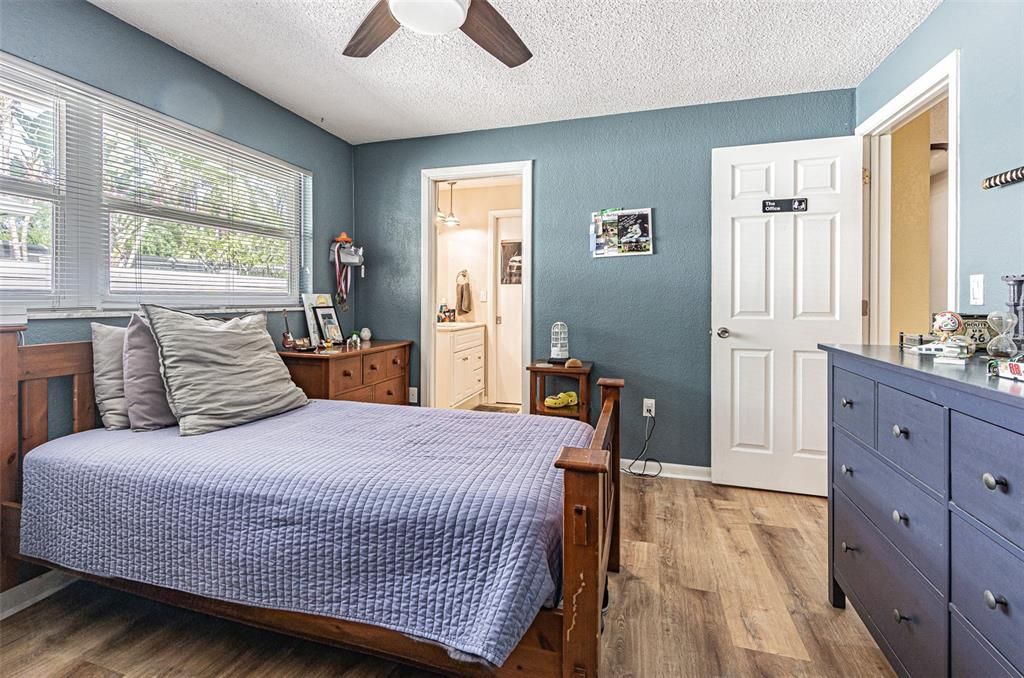 For Sale: $580,000 (4 beds, 3 baths, 2808 Square Feet)