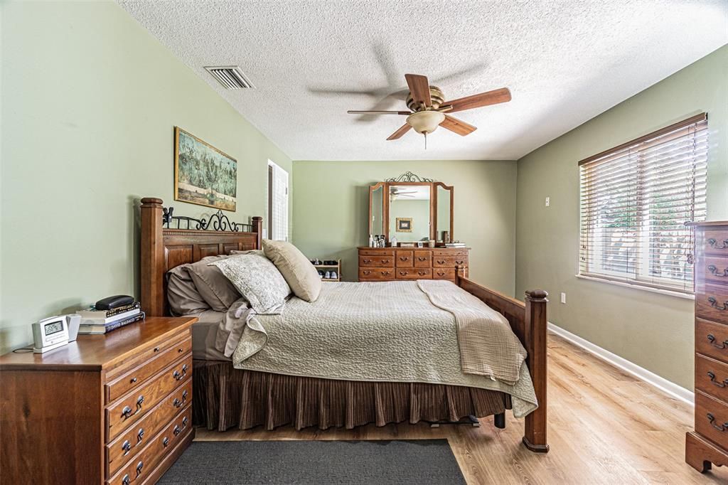 For Sale: $580,000 (4 beds, 3 baths, 2808 Square Feet)