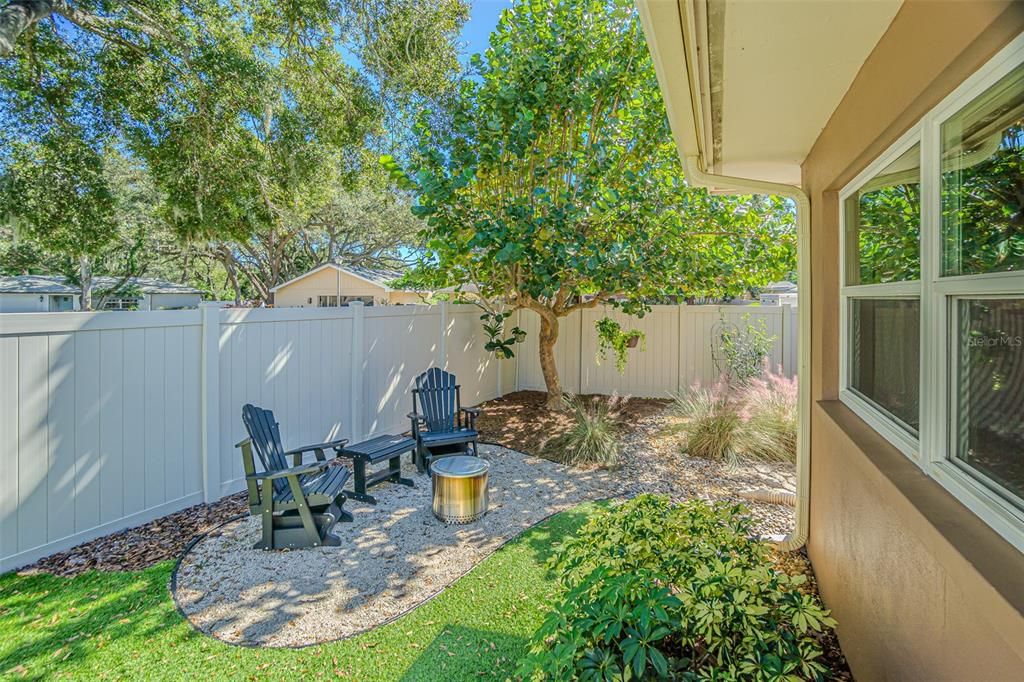 For Sale: $580,000 (4 beds, 3 baths, 2808 Square Feet)