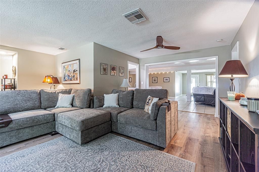 For Sale: $580,000 (4 beds, 3 baths, 2808 Square Feet)