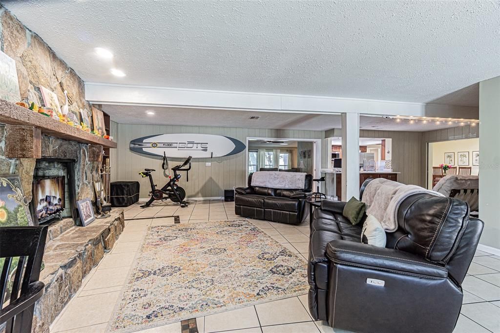 For Sale: $580,000 (4 beds, 3 baths, 2808 Square Feet)