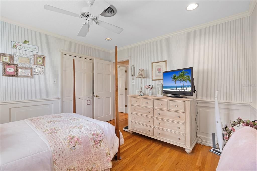 合同活跃: $589,000 (3 贝兹, 2 浴室, 1570 平方英尺)