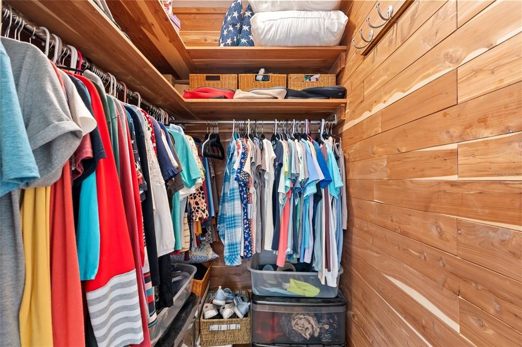 合同活跃: $589,000 (3 贝兹, 2 浴室, 1570 平方英尺)