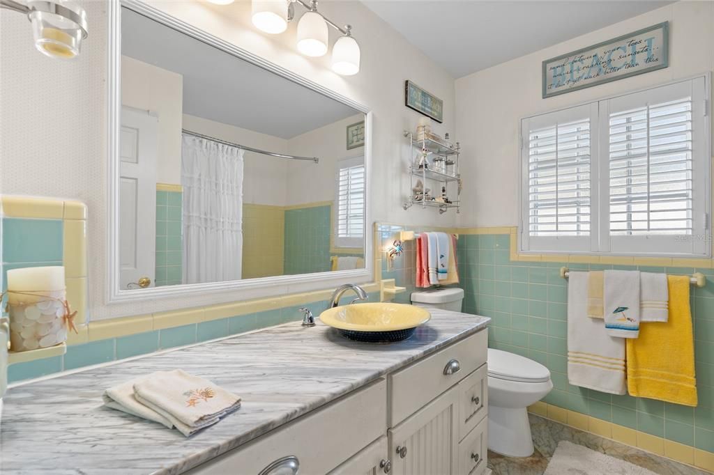 合同活跃: $589,000 (3 贝兹, 2 浴室, 1570 平方英尺)