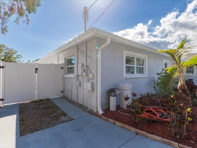 待售: $775,000 (4 贝兹, 4 浴室, 2367 平方英尺)