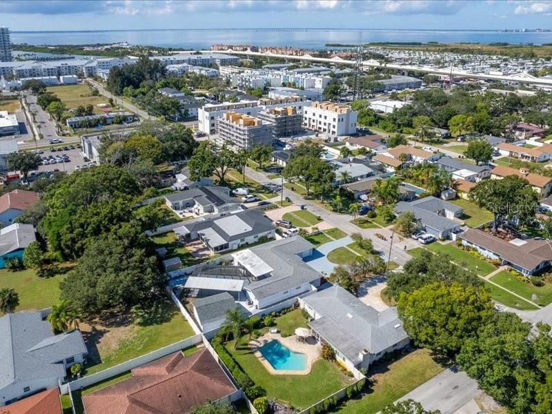 待售: $775,000 (4 贝兹, 4 浴室, 2367 平方英尺)