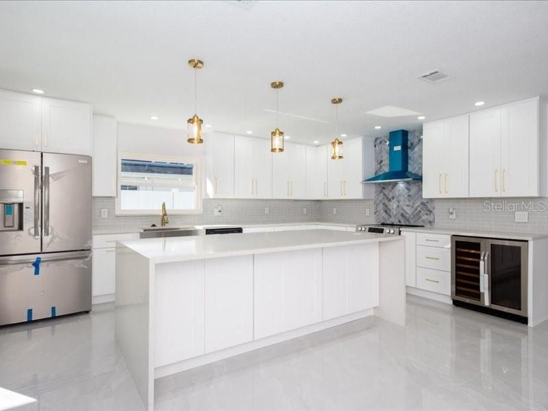 待售: $775,000 (4 贝兹, 4 浴室, 2367 平方英尺)