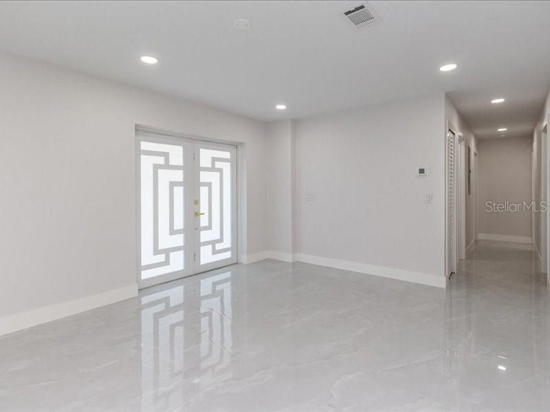 待售: $775,000 (4 贝兹, 4 浴室, 2367 平方英尺)