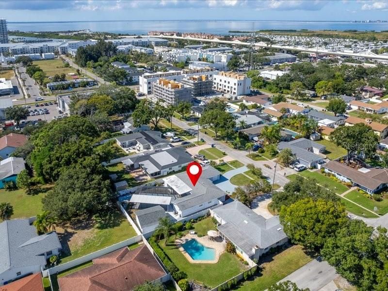 待售: $775,000 (4 贝兹, 4 浴室, 2367 平方英尺)