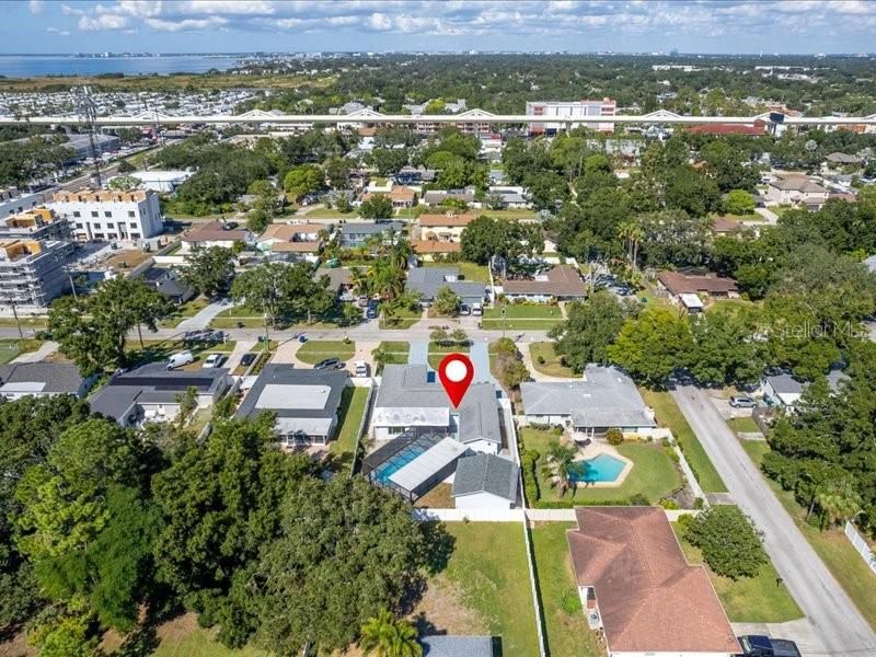 待售: $775,000 (4 贝兹, 4 浴室, 2367 平方英尺)