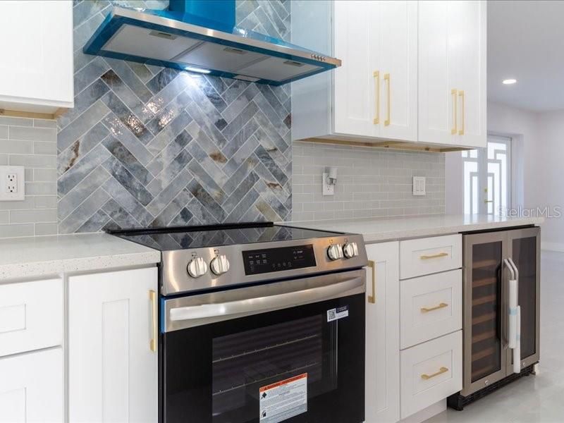 待售: $775,000 (4 贝兹, 4 浴室, 2367 平方英尺)