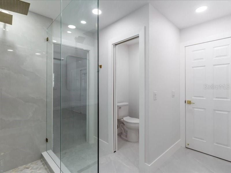 待售: $775,000 (4 贝兹, 4 浴室, 2367 平方英尺)