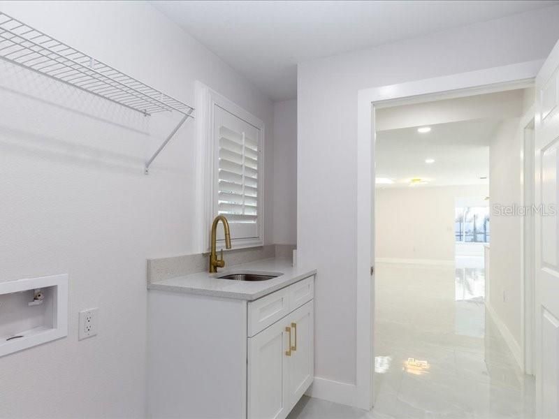 待售: $775,000 (4 贝兹, 4 浴室, 2367 平方英尺)