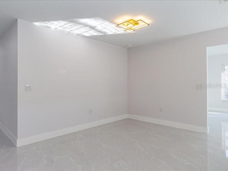 待售: $775,000 (4 贝兹, 4 浴室, 2367 平方英尺)