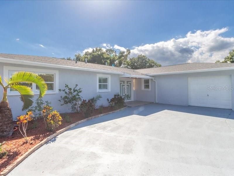 待售: $775,000 (4 贝兹, 4 浴室, 2367 平方英尺)