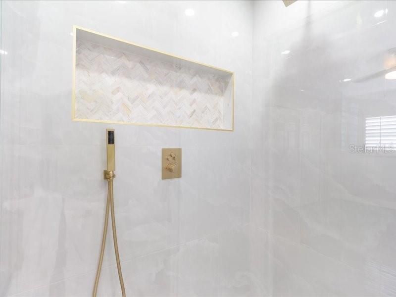 待售: $775,000 (4 贝兹, 4 浴室, 2367 平方英尺)