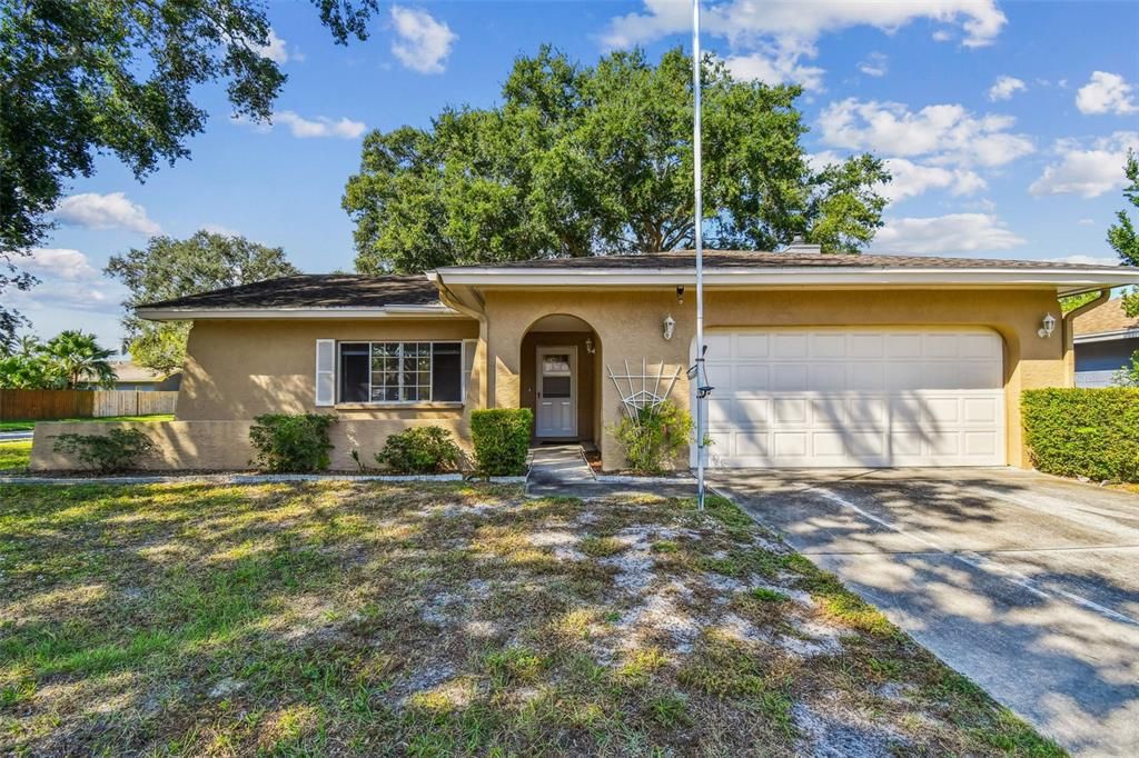 Recently Sold: $300,000 (3 beds, 2 baths, 1413 Square Feet)