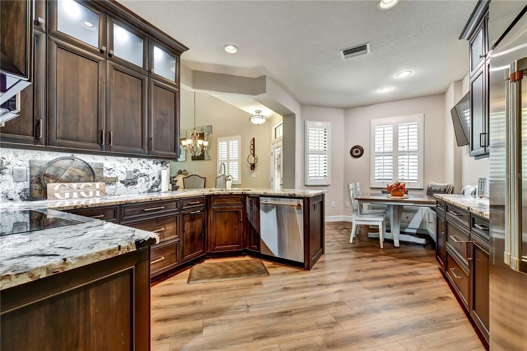 На продажу: $579,000 (3 спален, 2 ванн, 2250 Квадратных фут)