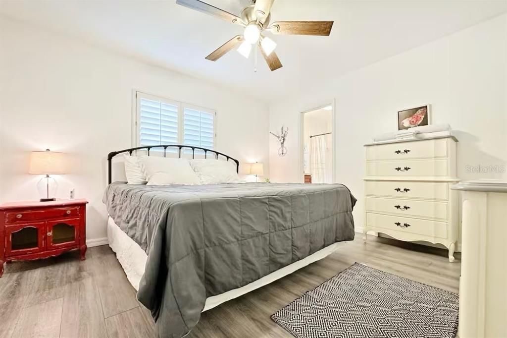 For Rent: $1,600 (2 beds, 2 baths, 912 Square Feet)