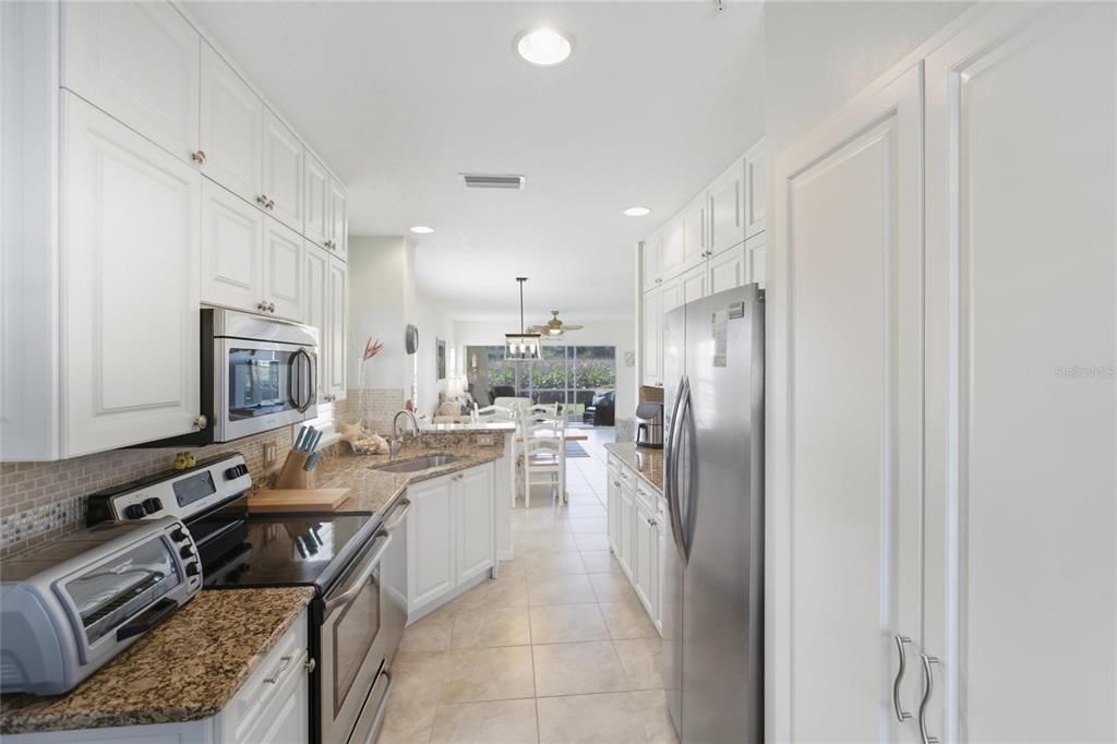 Active With Contract: $179,900 (3 beds, 2 baths, 1293 Square Feet)