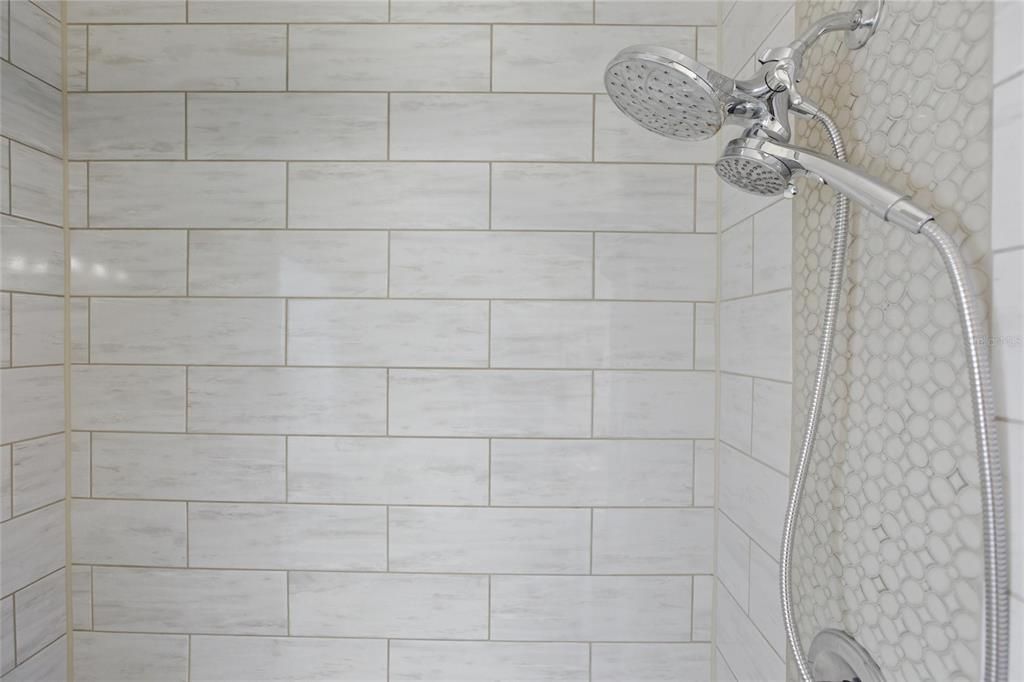 Active With Contract: $179,900 (3 beds, 2 baths, 1293 Square Feet)