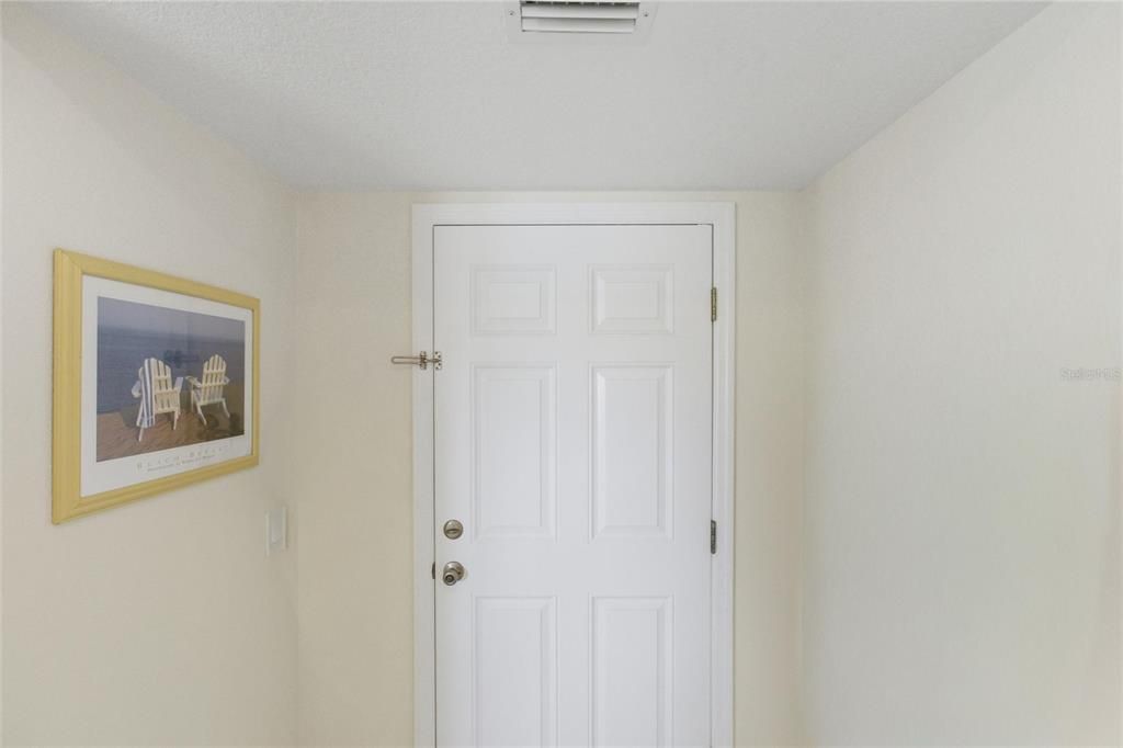 Active With Contract: $179,900 (3 beds, 2 baths, 1293 Square Feet)