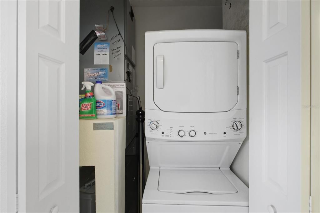 Active With Contract: $179,900 (3 beds, 2 baths, 1293 Square Feet)