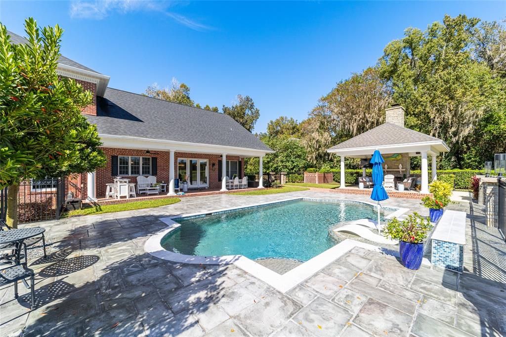 待售: $2,400,000 (4 贝兹, 3 浴室, 5459 平方英尺)