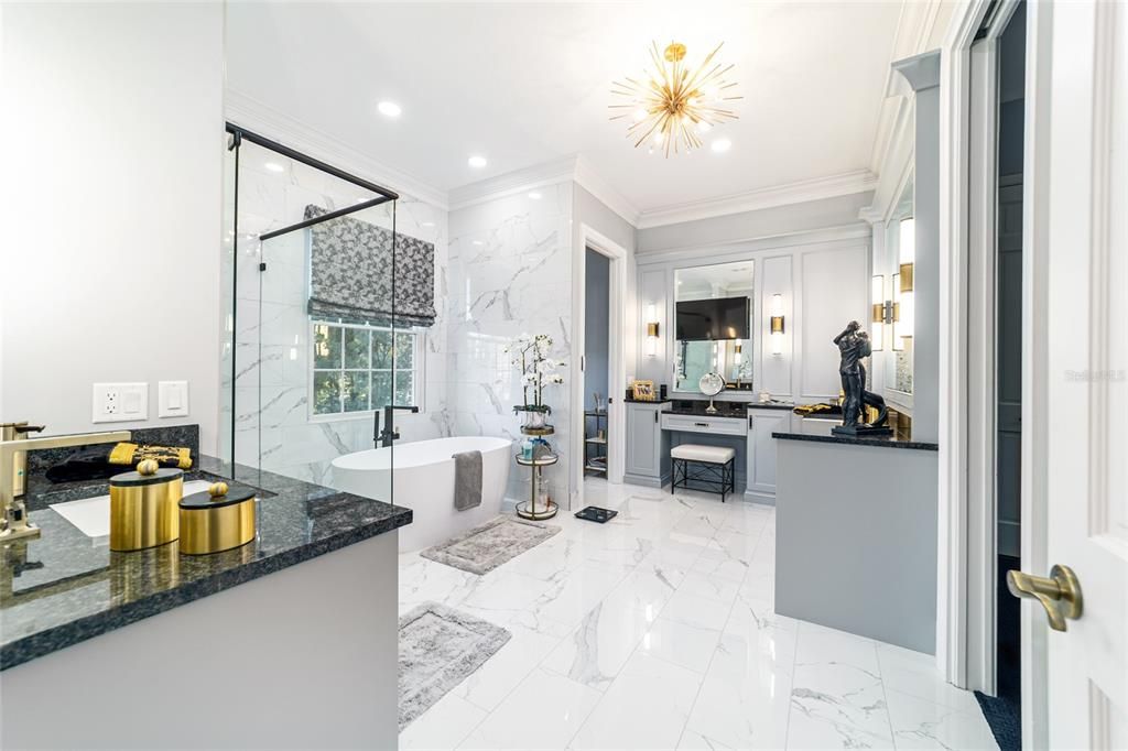 待售: $2,400,000 (4 贝兹, 3 浴室, 5459 平方英尺)