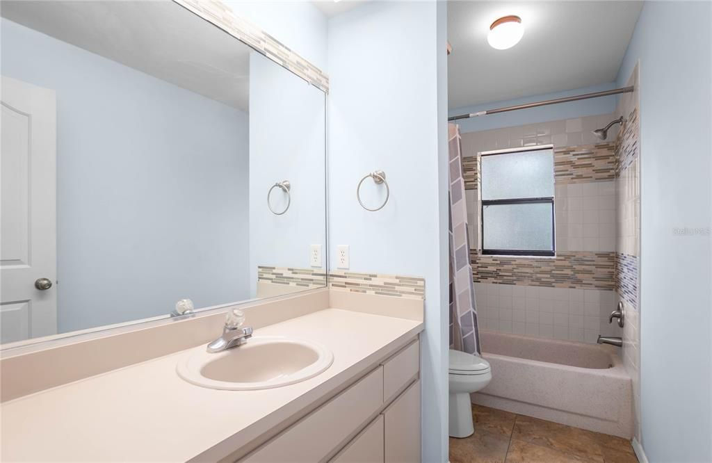 En Venta: $375,000 (5 camas, 2 baños, 2230 Pies cuadrados)