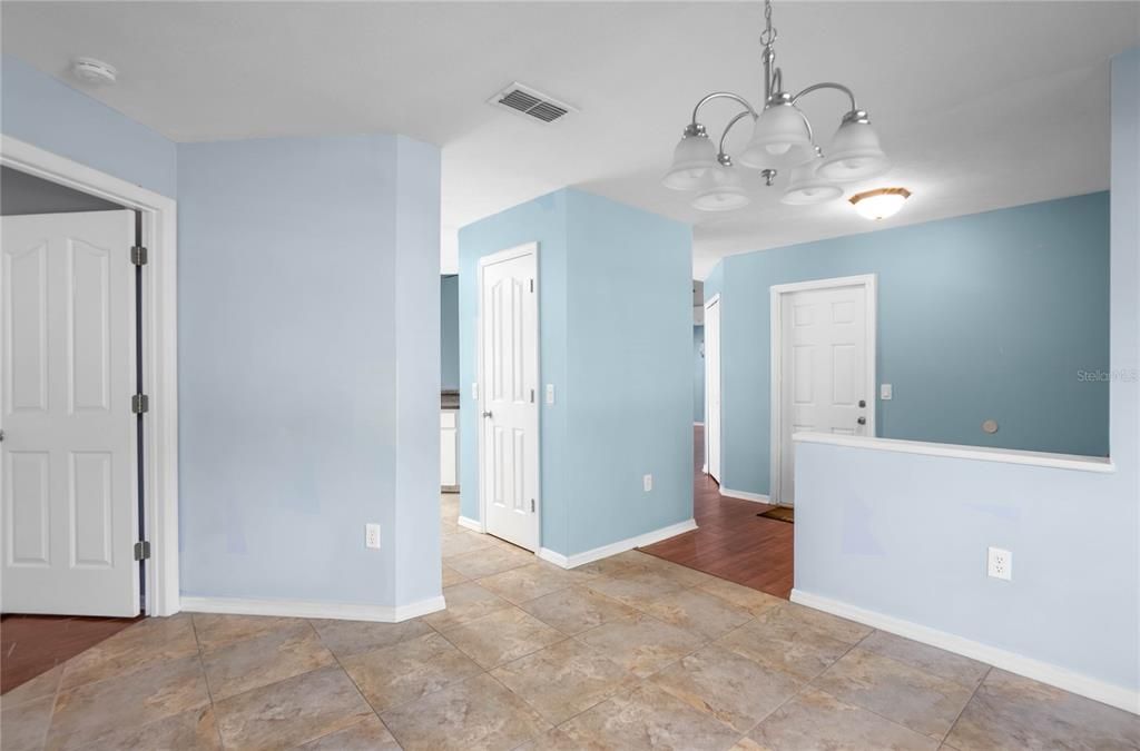 En Venta: $375,000 (5 camas, 2 baños, 2230 Pies cuadrados)