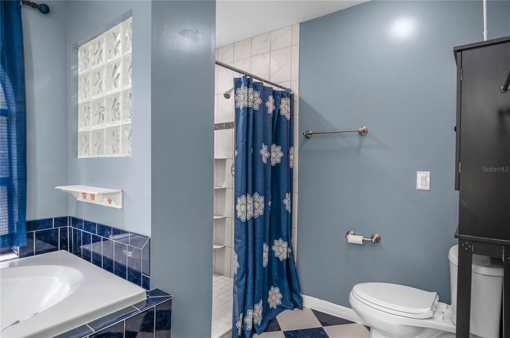 En Venta: $375,000 (5 camas, 2 baños, 2230 Pies cuadrados)