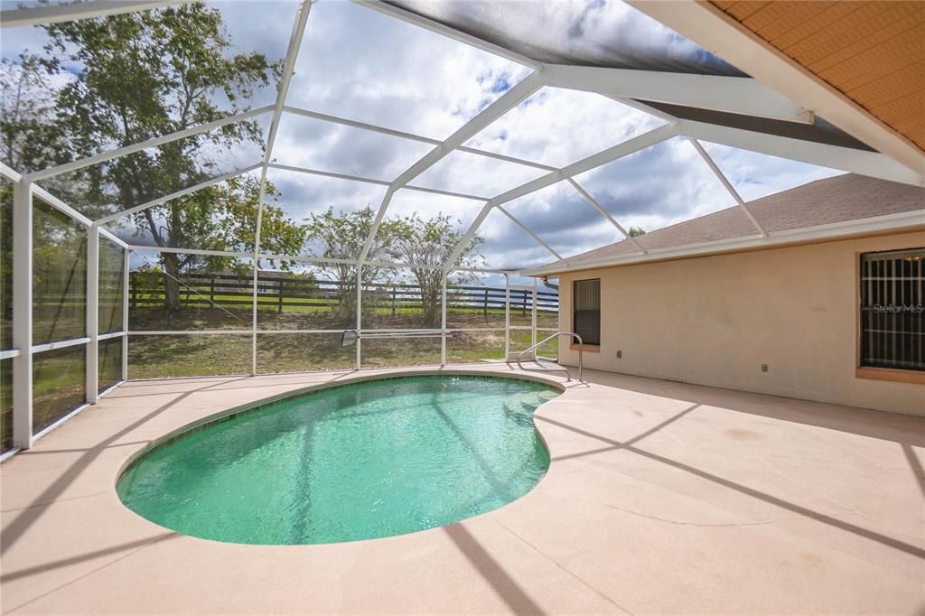 En Venta: $375,000 (5 camas, 2 baños, 2230 Pies cuadrados)