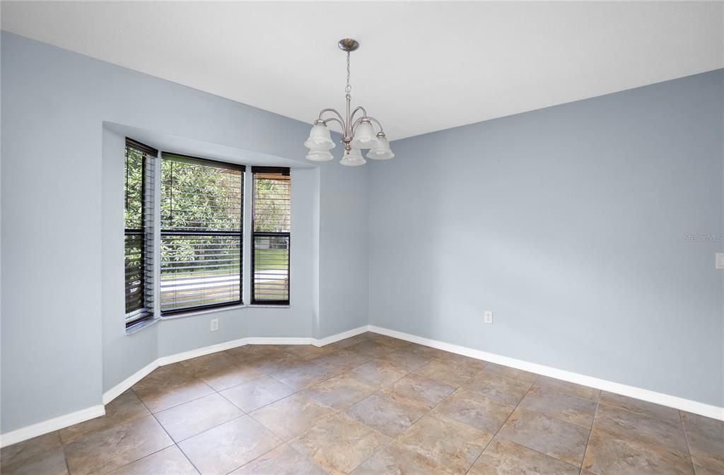 En Venta: $375,000 (5 camas, 2 baños, 2230 Pies cuadrados)