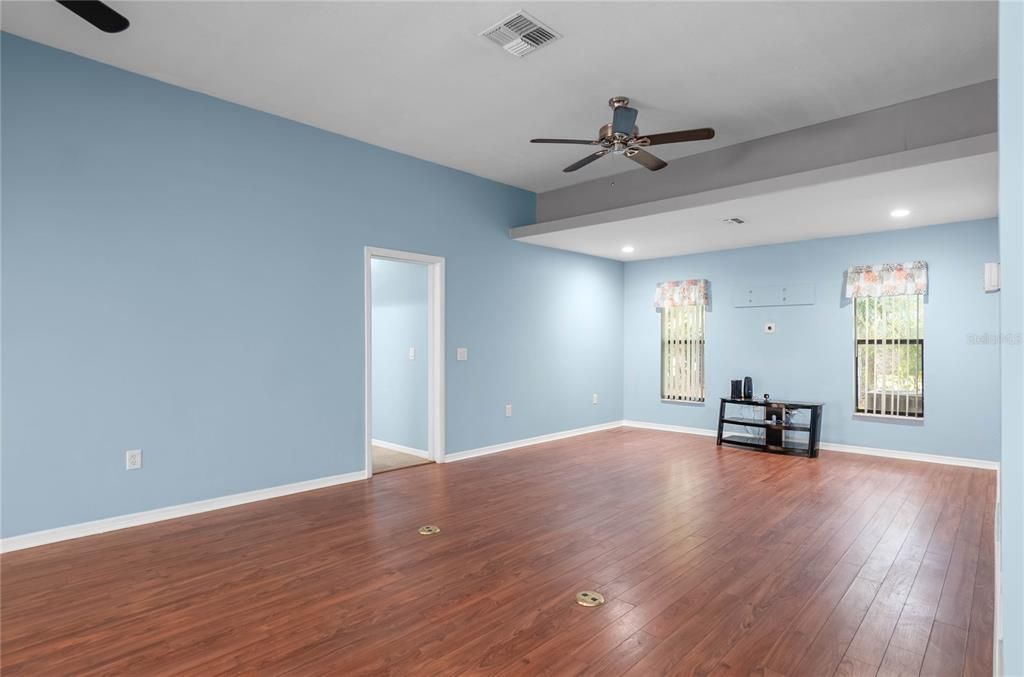 En Venta: $375,000 (5 camas, 2 baños, 2230 Pies cuadrados)