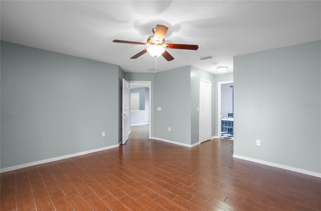 En Venta: $375,000 (5 camas, 2 baños, 2230 Pies cuadrados)