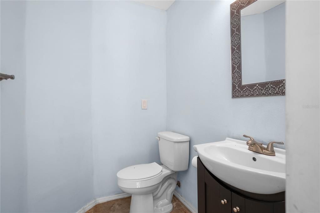 En Venta: $375,000 (5 camas, 2 baños, 2230 Pies cuadrados)