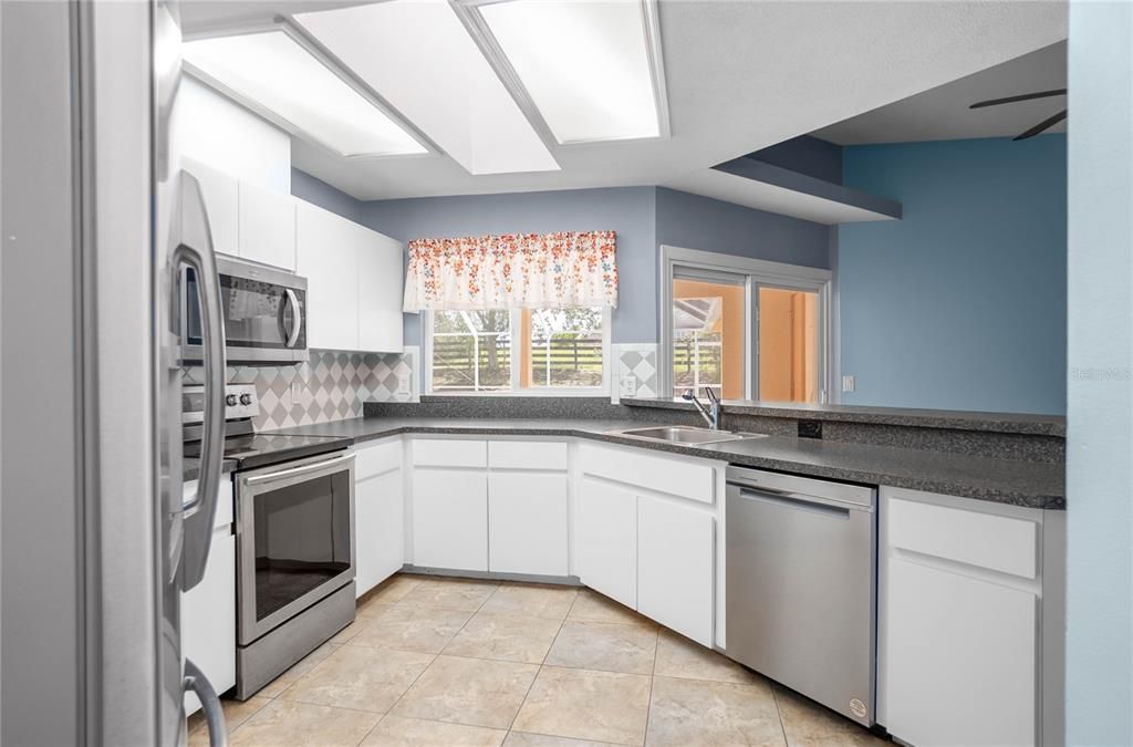 En Venta: $375,000 (5 camas, 2 baños, 2230 Pies cuadrados)