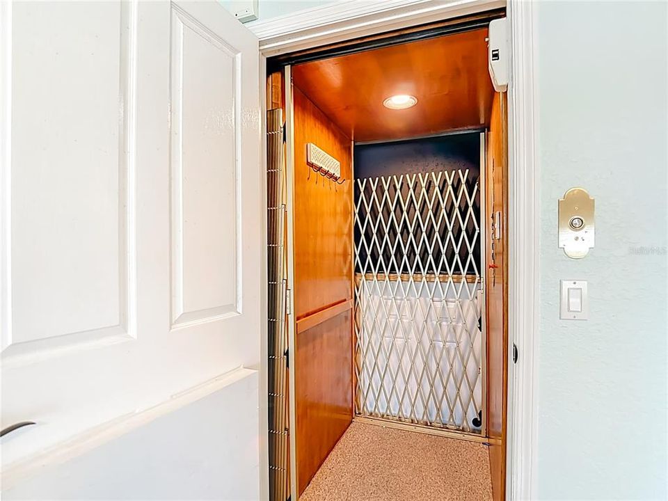 For Sale: $1,599,000 (4 beds, 3 baths, 4314 Square Feet)