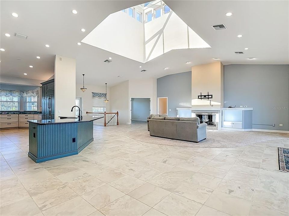 For Sale: $1,599,000 (4 beds, 3 baths, 4314 Square Feet)