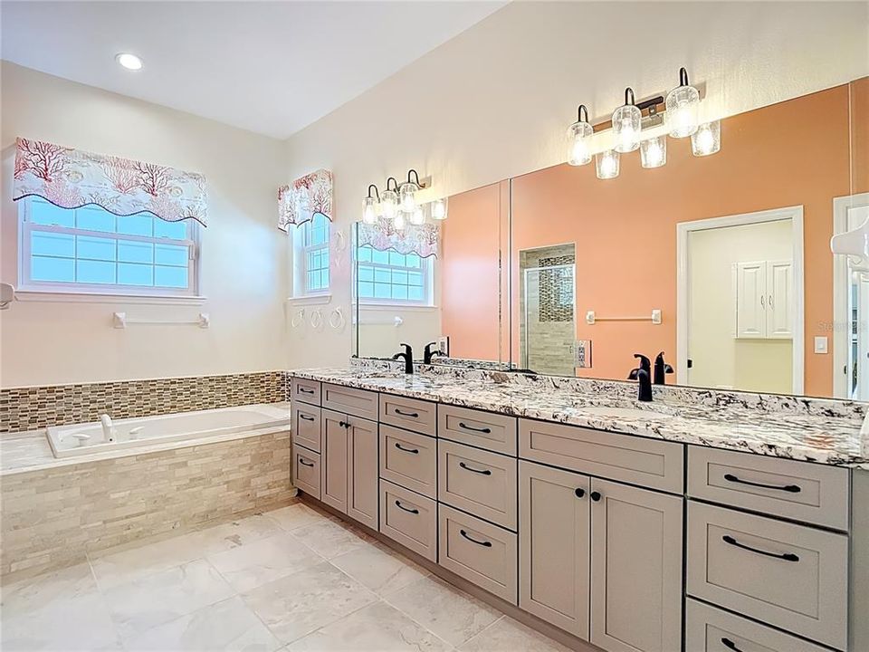 For Sale: $1,599,000 (4 beds, 3 baths, 4314 Square Feet)