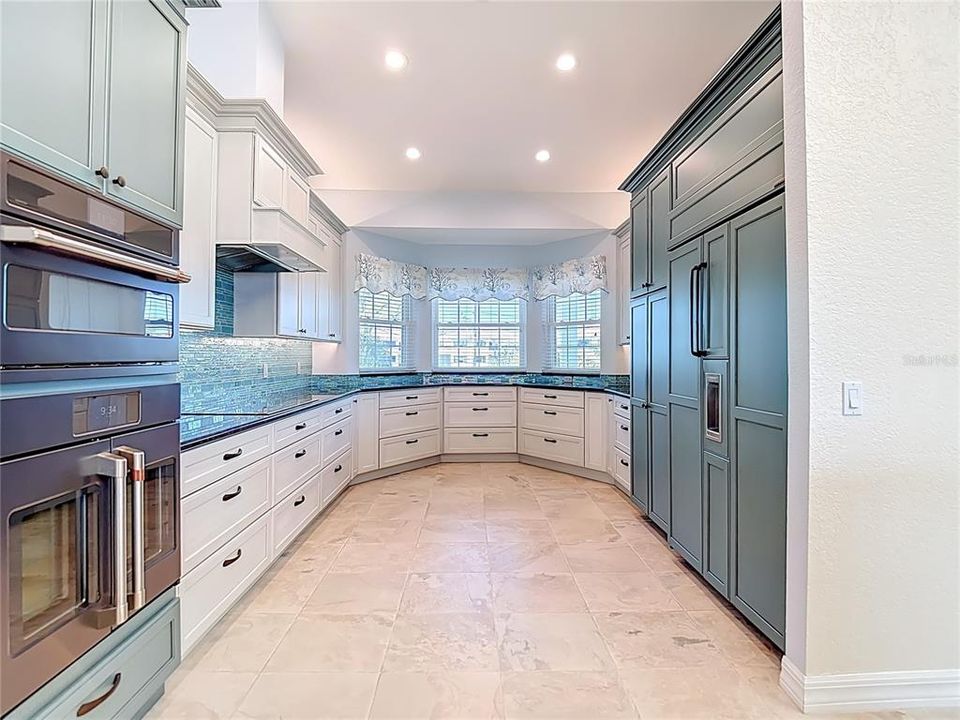 For Sale: $1,599,000 (4 beds, 3 baths, 4314 Square Feet)