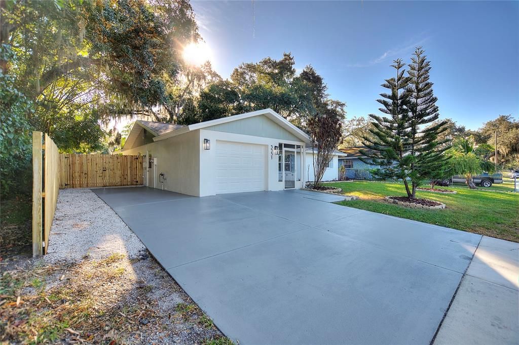 For Sale: $399,000 (3 beds, 2 baths, 1197 Square Feet)