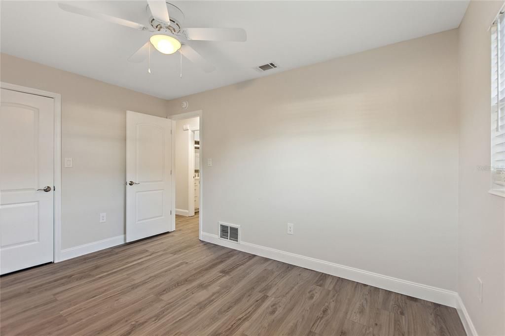 For Sale: $399,000 (3 beds, 2 baths, 1197 Square Feet)