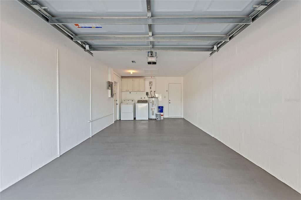 For Sale: $399,000 (3 beds, 2 baths, 1197 Square Feet)