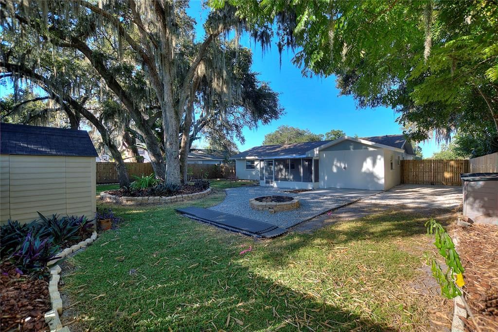 For Sale: $399,000 (3 beds, 2 baths, 1197 Square Feet)