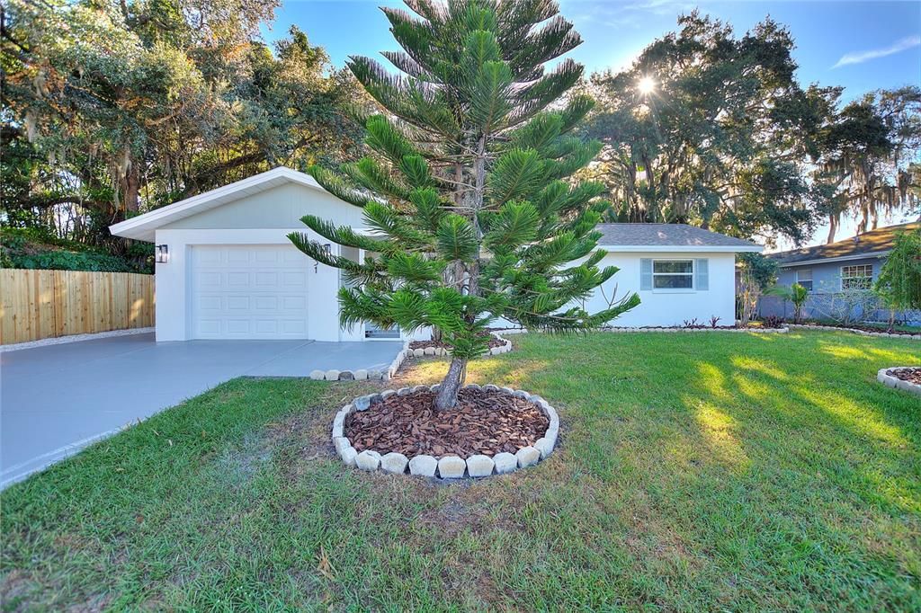 For Sale: $399,000 (3 beds, 2 baths, 1197 Square Feet)