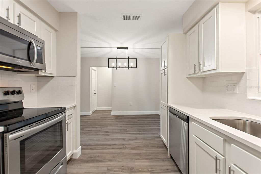 For Sale: $399,000 (3 beds, 2 baths, 1197 Square Feet)